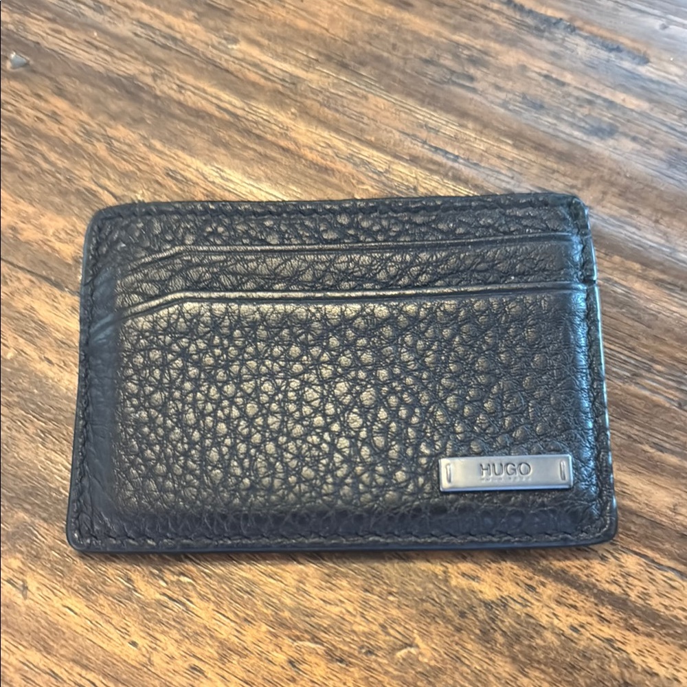 ❌sold❌ HUGO Black Textured Leather Card Holder